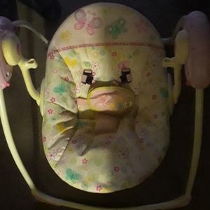 Baby swing 20$ OBO